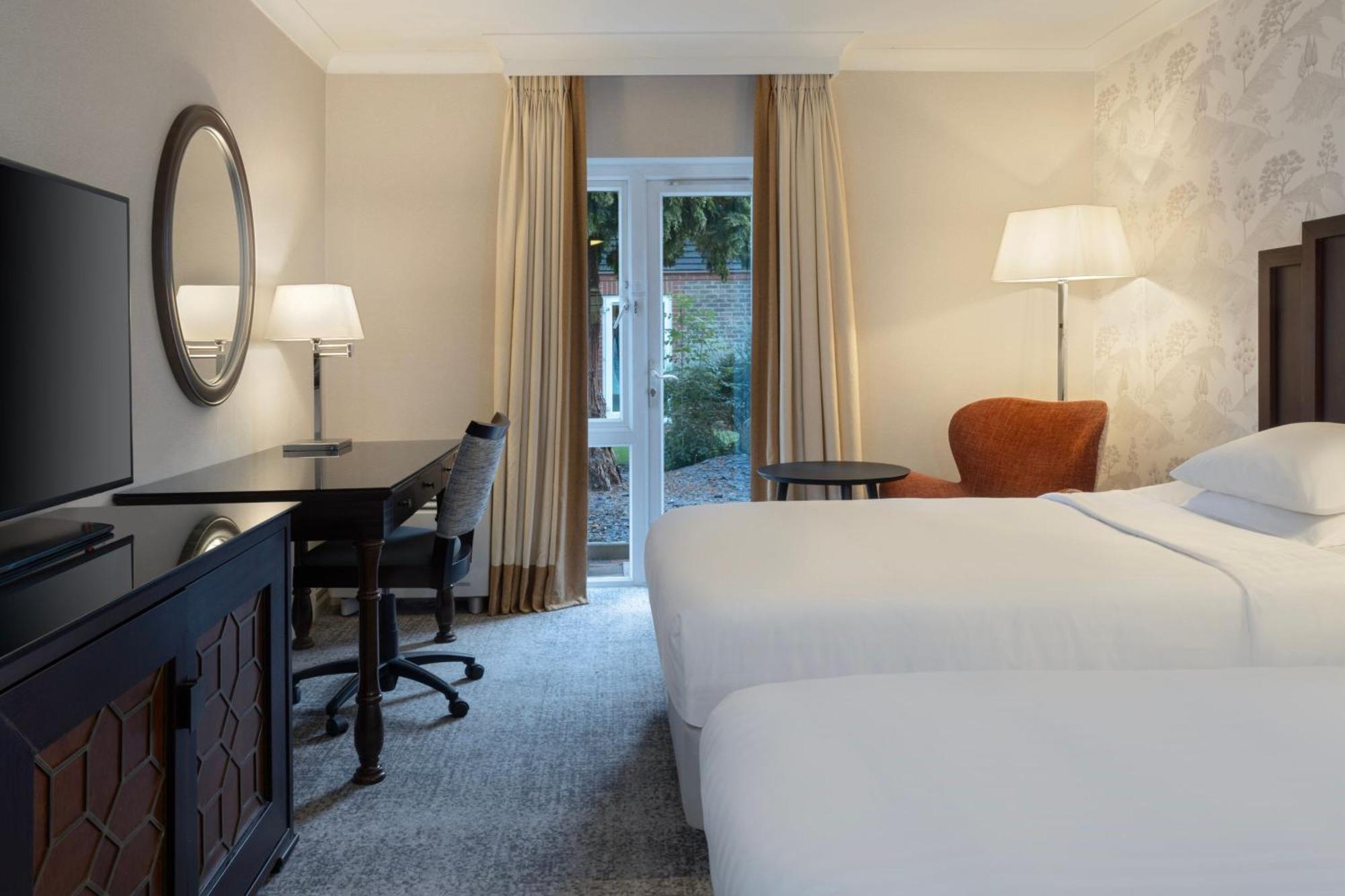 Delta Hotels By Marriott Tudor Park Country Club Мейдстон Екстер'єр фото
